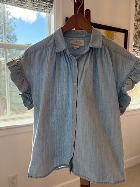 Trovata Light Blue Short Sleeve Button-Up Top